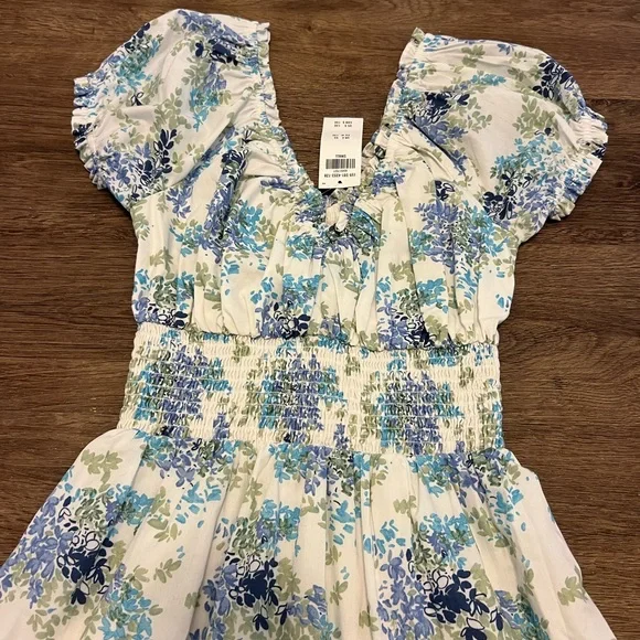 NWT Abercrombie Cap Sleeve Smocked Waist Floral Midi Dress White Floral - Small - Picture 3 of 8